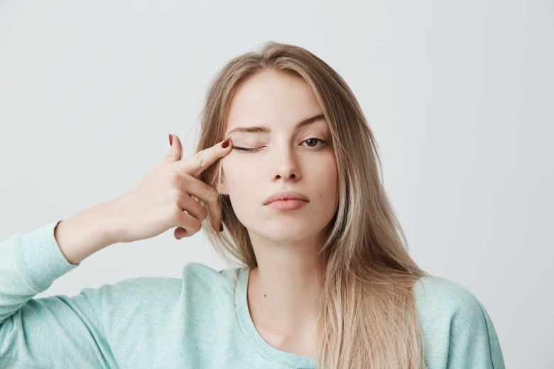 هزینه و قیمت تزریق فیلر زیر چشم