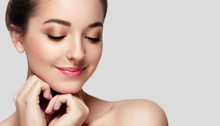 جوانسازی کل صورت با آر اف فرکشنال ترمیا در کلینیک زیبایی واو